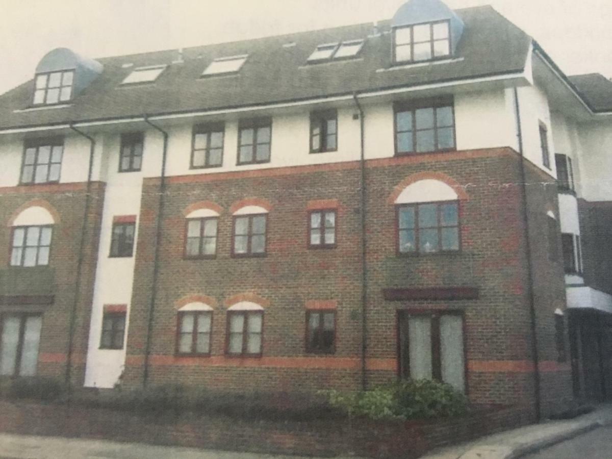 2 bedrooms apartment with free parking Lancing Buitenkant foto